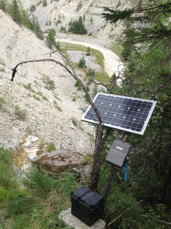 Station d’écoute autonome des chauves-souris postée à l’entrée d’une cavité potentielle, François Fabianek
